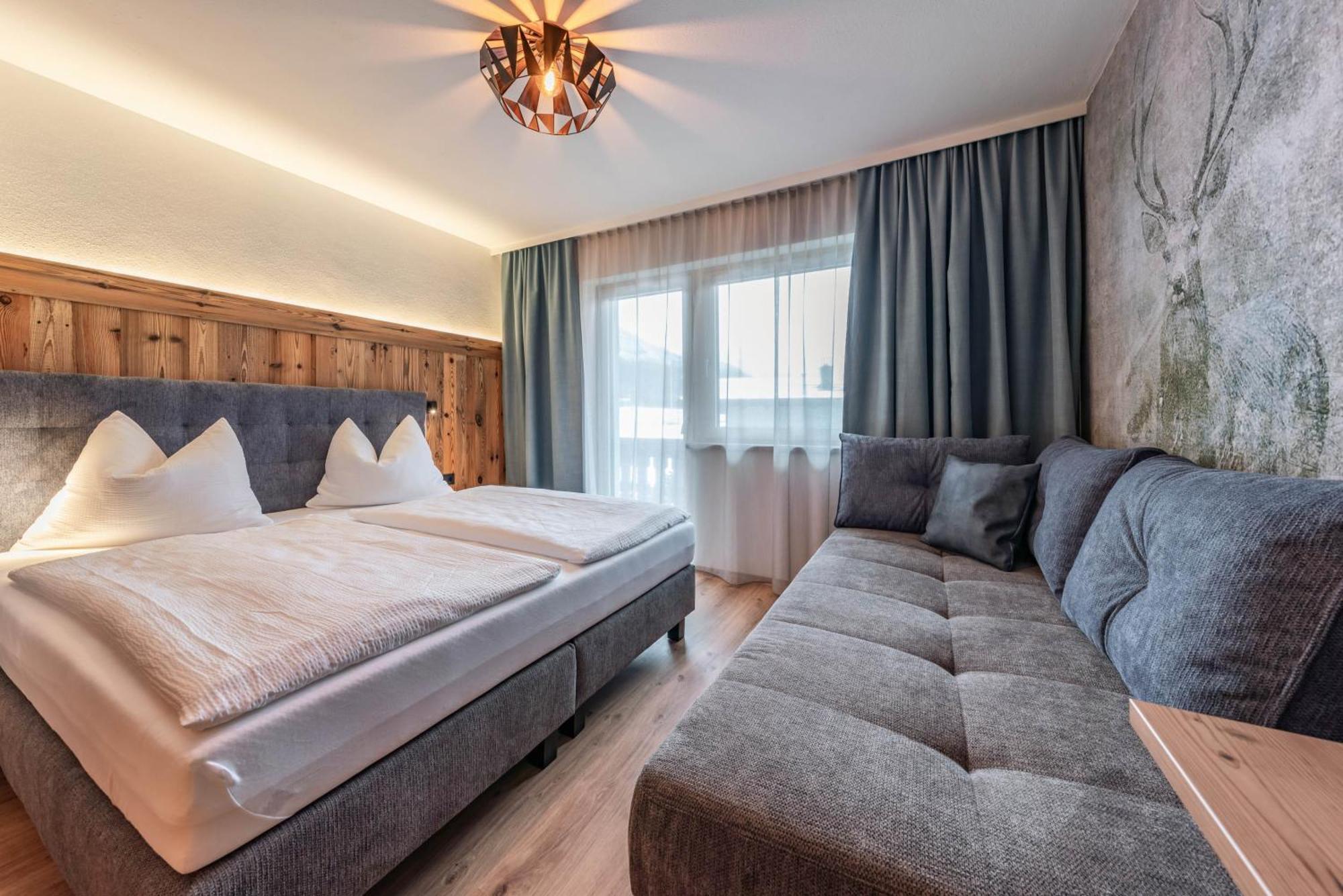 Montana Apartments Mayrhofen Buitenkant foto