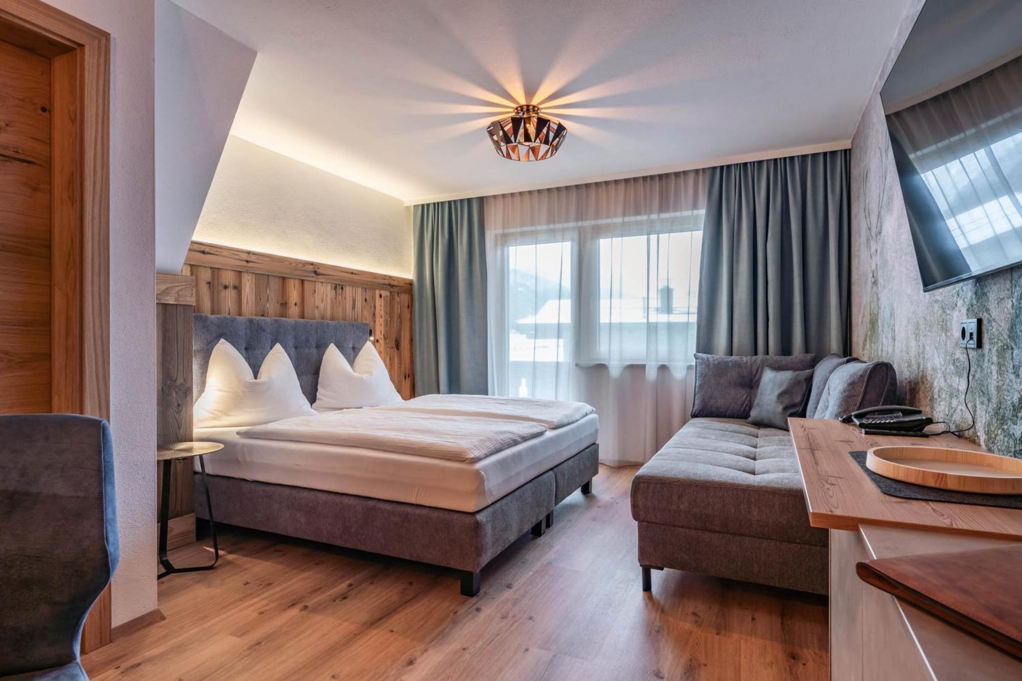 Montana Apartments Mayrhofen Buitenkant foto