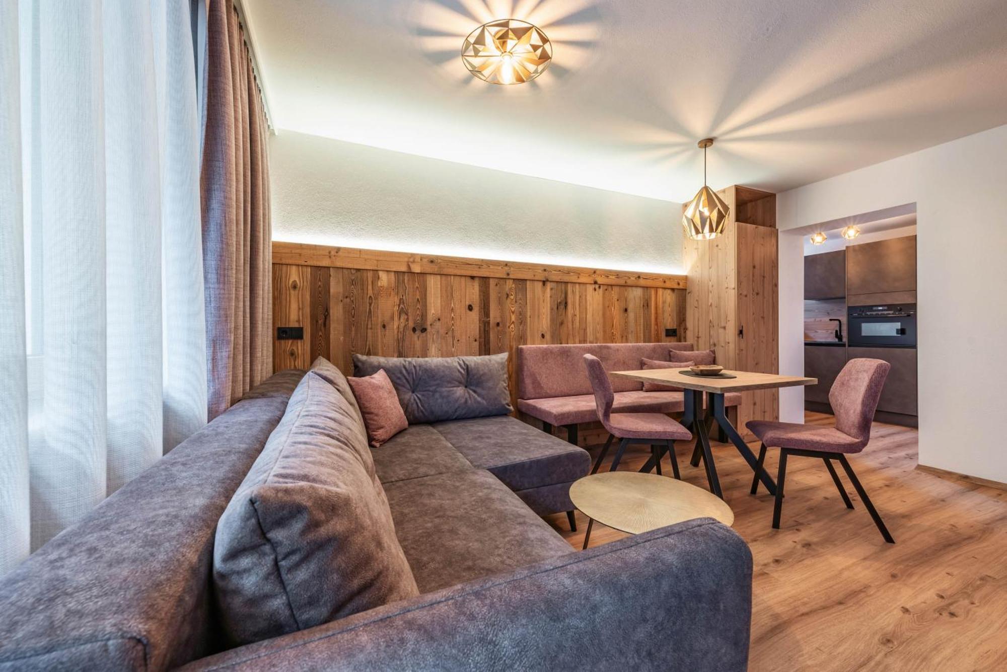 Montana Apartments Mayrhofen Buitenkant foto